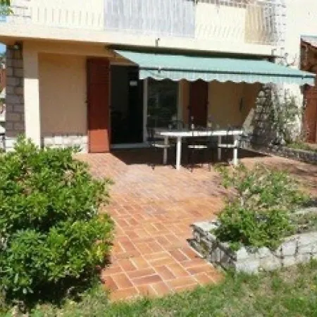 House La Caillere Basse 1 *